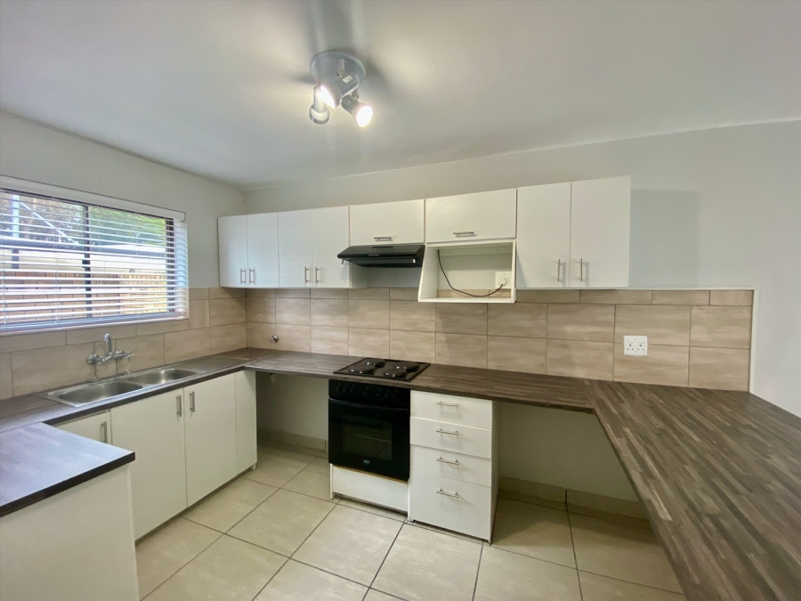 To Let 2 Bedroom Property for Rent in Sunningdale Western Cape